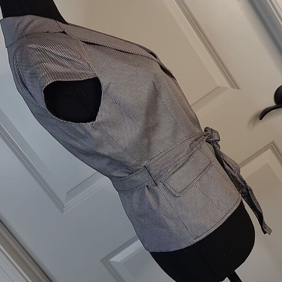 New York & Company sz XS vest - Picture 3 of 12